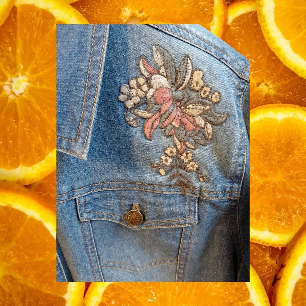 Tantrums Women's Embroidered Denim Jacket Medium Wash Long Sleeve‎ Blue XL - Picture 3 of 11
